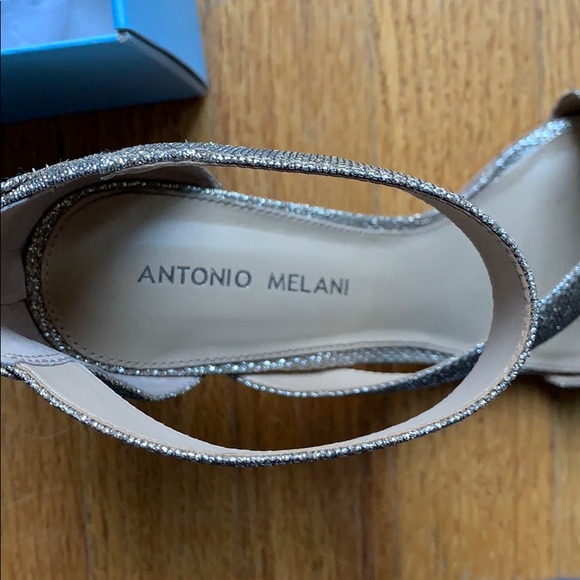 Antonio Melani gold high heels - Picture 3 of 5